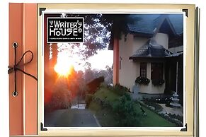 THE WRITERS HOUSE