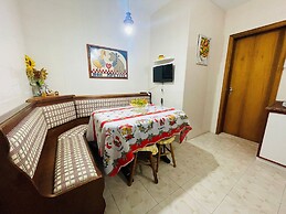 02 Dorm -Apenas 01 quadra da Rua Coberta