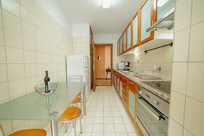 Downtown Deluxe 6 by Vacationy