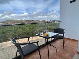 Golden Oasis Retreat in Silves