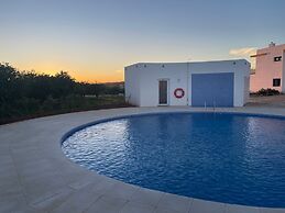 Golden Oasis Retreat in Silves