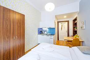 Room & Parking Assistance