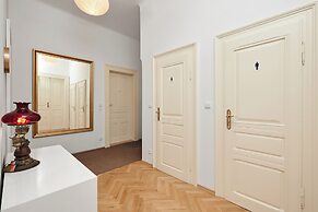 Room & Parking Assistance