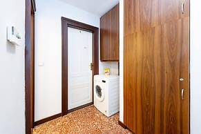 Room & Parking Assistance