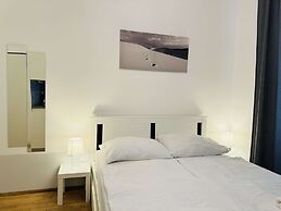 Room & Parking Assistance