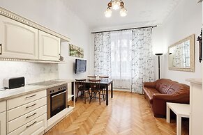 Room & Parking Assistance