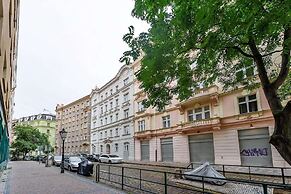 Room & Parking Assistance