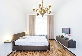 Room & Parking Assistance
