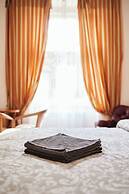 Room & Parking Assistance