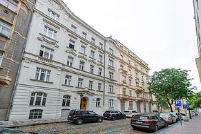 Room & Parking Assistance