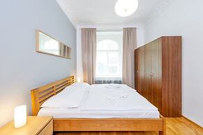Room & Parking Assistance