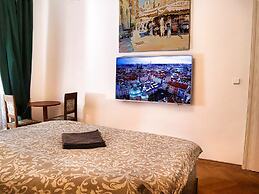 Room & Parking Assistance