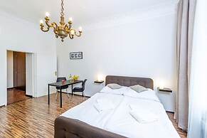 Room & Parking Assistance