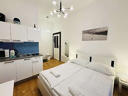Room & Parking Assistance