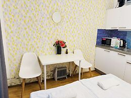 Room & Parking Assistance