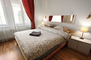 Old Town & Parking Assistance