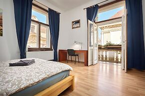 Old Town & Parking Assistance