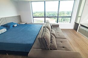 Tropical Executive Suit 1006