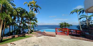 Tropical Executive Suit 1006