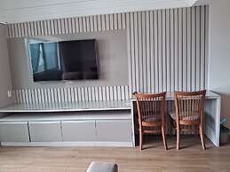 Tropical Executive Suit 1006