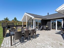 5 Star Holiday Home in Albaek