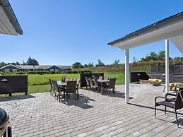 5 Star Holiday Home in Albaek