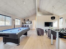 5 Star Holiday Home in Albaek
