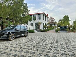 The High Garden Resort