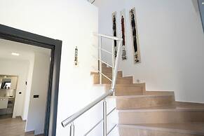 Limon Homes Dublex Daily Weekly Rentals