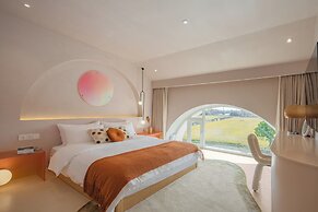 Qi Meng Rainbow bridge branch