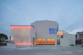 Qi Meng Rainbow bridge branch