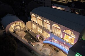 Qi Meng Rainbow bridge branch