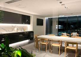 La Jolla Holiday Broadbeach