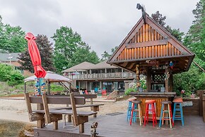 Lakehouse w Private Beach Bar Lg Deck Dock