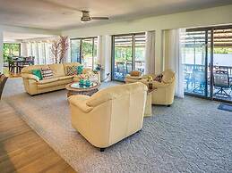 Lakehouse w Private Beach Bar Lg Deck Dock