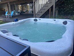 Lakehouse w Private Beach Bar Lg Deck Dock