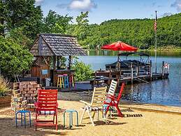 Lakehouse w Private Beach Bar Lg Deck Dock