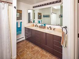 Lakehouse w Private Beach Bar Lg Deck Dock