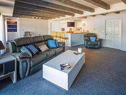 Lakehouse w Private Beach Bar Lg Deck Dock