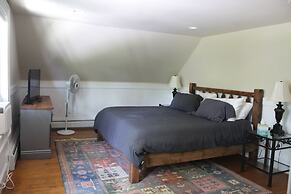 Mansion w 10 Bedrooms Pool and Theater