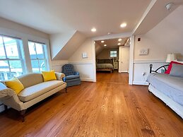 Mansion w 10 Bedrooms Pool and Theater