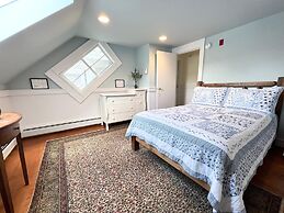 Mansion w 10 Bedrooms Pool and Theater