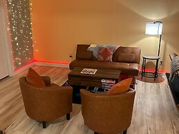 Mansion w 10 Bedrooms Pool and Theater