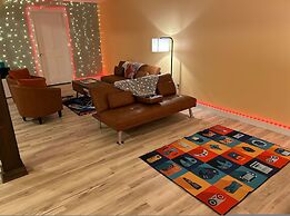 Mansion w 10 Bedrooms Pool and Theater