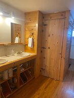 Relaxing Nature Retreat Perfect for Large Groups