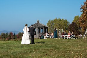 Relaxing Nature Retreat Perfect for Large Groups
