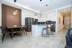 3191 402 Family Fun 3BR Themed Apt Near Disney