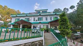 Pineland Chalets And Resort