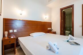 Beachfront Apartment -don Juan Manilva
