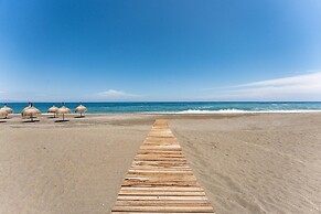 Beachfront Apartment -don Juan Manilva